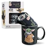 Disney The Mandalorian Tasse und Socken Star Wars Geschenke Set Baby Yoda Boba Fett (Yoda Schwarz AOP)